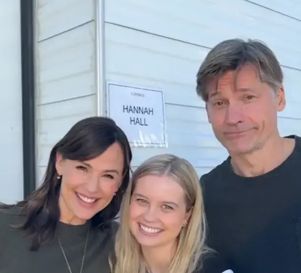 Officially the second season of #thelastthinghetoldme 2 Jennifer Garner, Angourie River, Nikolaj Coster-Waldau #jennifergarner #nikolajcosterwaldau #angourierice