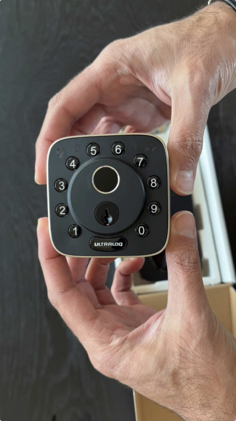 How they open doors in 4025! 🚪🔐 @ULTRALOQ #smartlock #ultraloq #techtok #gadgets #smarthome #salfinds