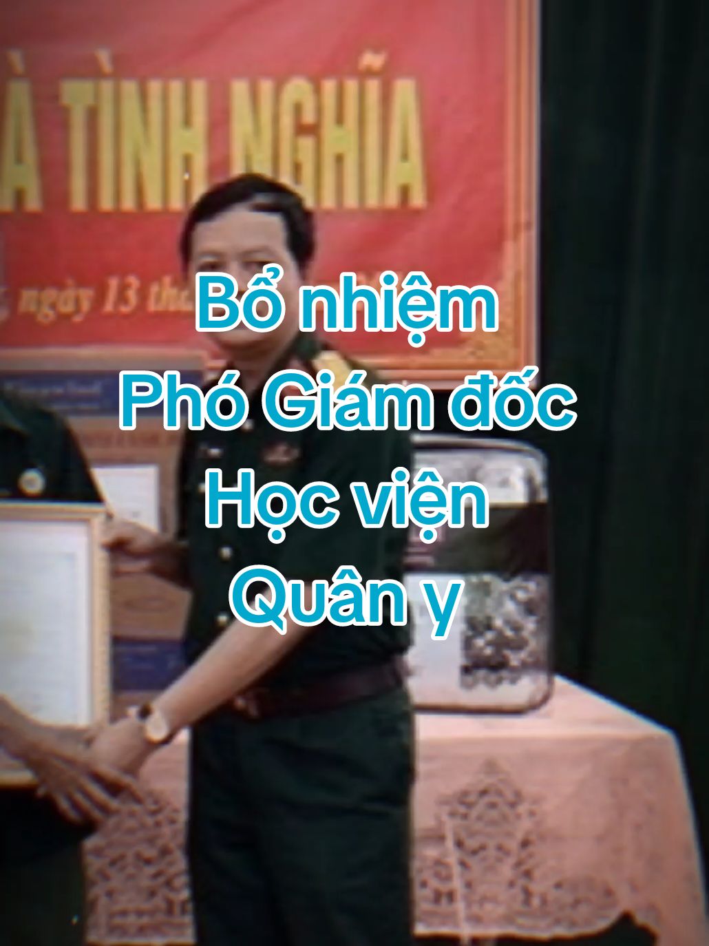 Đại tá PGS.TS Vũ Nhất Định - Sinh năm 1970. - Năm 1988: Thi đỗ vào Học viện Quân y (HVQY) và tham gia hệ đào tạo bác sĩ dài hạn chính quy. - Năm 1994: Tốt nghiệp ra trường được được phân công về Bộ CHQS tỉnh Tuyên Quang, Quân khu 2 công tác. - Năm 1995: Bác sĩ Khoa Chấn thương chỉnh hình (CTCH), Bệnh viện Quân y 105, Tổng cục Hậu cần. - Năm 1997: Tham gia đào tạo Thạc sĩ tại HVQY. - Năm 1999: Bác sĩ Khoa CTCH, Bệnh viện Quân y 103, HVQY. - Năm 2004: Bảo vệ thành công luận án Tiến sĩ. Giảng viên Bộ môn CTCH, HVQY. - Năm 2008: Được cử đi thực tập sinh chuyên ngành tại Pháp. - Năm 2009: Phó Chủ nhiệm Khoa CTCH, Bệnh viện QY 103.  - Năm 2011: Hoàn thành đào tạo Bác sĩ chuyên khoa cấp II. - Năm 2013: Chủ nhiệm Khoa CTCH, Bệnh viện QY 103, HVQY. - Năm 2015: Trở thành bác sĩ cao cấp, giảng viên chính, Hội đồng chức danh Giáo sư Nhà nước công nhận đạt chuẩn PGS và được HVQY bổ nhiệm PGS Bộ môn CTCH. - Năm 2017: Phó Giám đốc Ngoại, Giám đốc Trung tâm CTCH, Bệnh viện QY 103, HVQY. - Tháng 11/2024: Phó Giám đốc Học viện Quân y.  #boquocphongvietnam #quandoinhandanvietnam #hottrend #thinhhanh #xuhuong #vunhatdinh #hocvienquany #benhvienquany103 #CapCut 