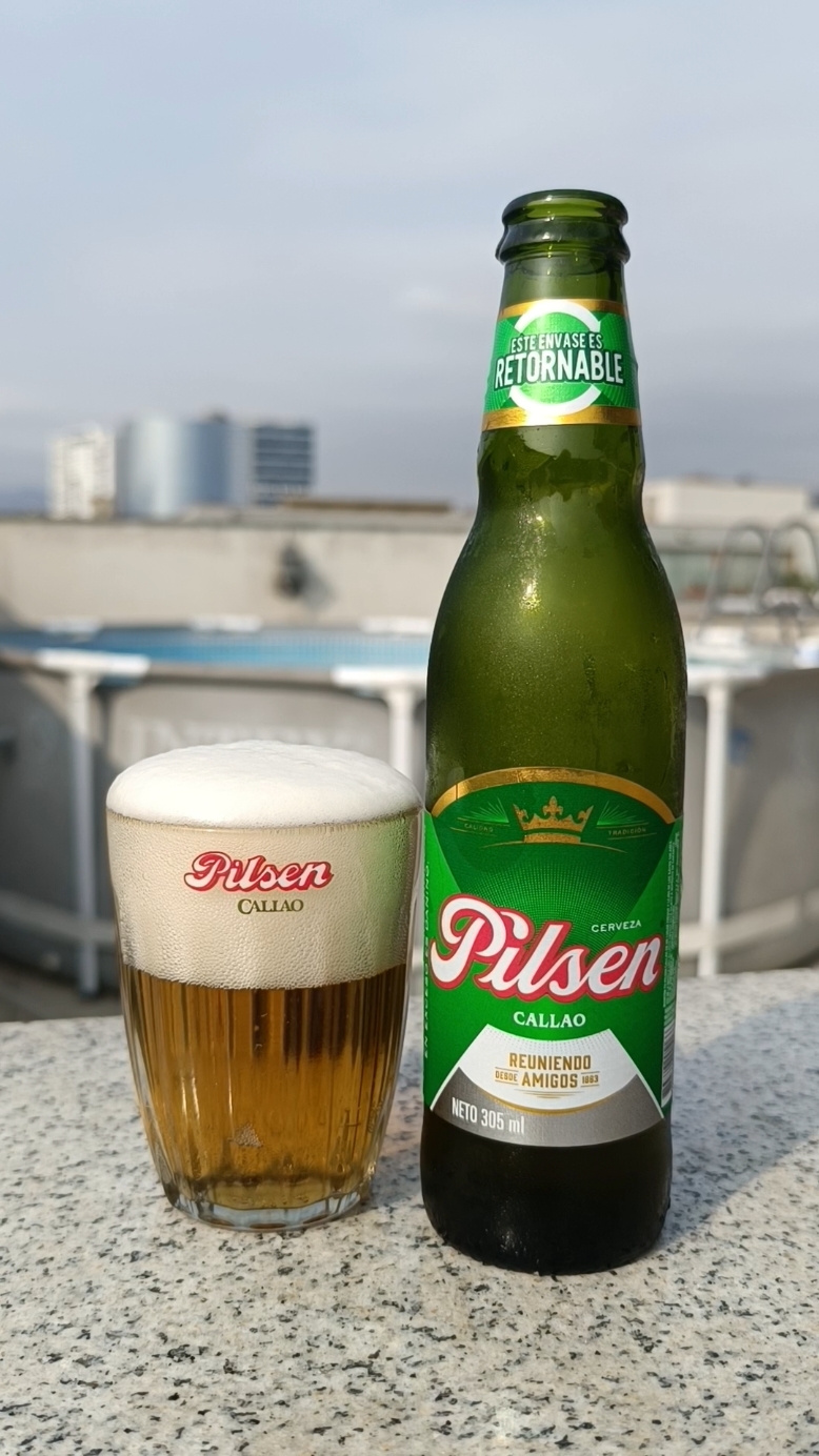 🍻 Cerveza: Pilsen Callao Tipo: Pilsner Alc.: 5% IBU: - Cervecería: Backus País: Perú Pilsen Callao es la primera cerveza del Perú, lanzada al mercado en el año 1863 por Cervecería Pilsen. Backus es parte del grupo AB InBev desde el 2016. ----------- Beer: Pilsen Callao Style: Pilsner Alc.: 5% IBU: - Brewery: Backus  Country: Peru Pilsen Callao is the first peruvian beer, brewed for the first time in 1863 by Pilsen Brewery. Backus is part of AB InBev group since 2016. #ytuquechelas #peru #cerveza #chela #beer #beers #bier #birra #cervezas #beerporn #beerlover #beernerd #fyp #fypシ #parati