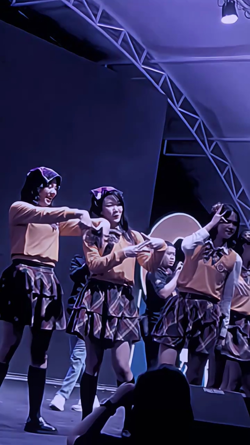 zeesha lagi tukeran pose andalan #marshajkt48 #marshalenathea #zeejkt48 #memberjkt48 #jkt48 #efyepe #fyp #lasiv 