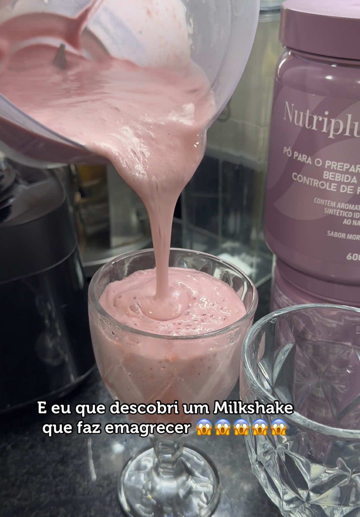 Perder peso assim fica facil ne nao? 😮‍💨🤌🏽🍓  #foryour #milkshake #emagrecimento #farmasi 