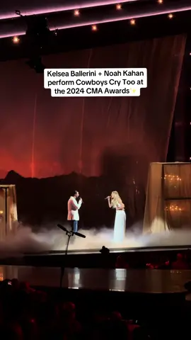 Their harmonies are insane😭🫶🏻 #cmas #cmaawards #kelseaballerini #noahkahan #cowboys #live #nashville #bridgestonearena #cowboyscrytoo #performance 