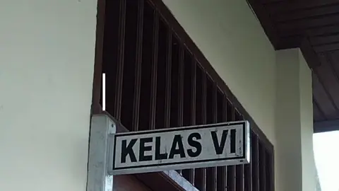 #CapCut kelas dengan sejuta kenangan 🫶🏻🤍  kurang bagus 