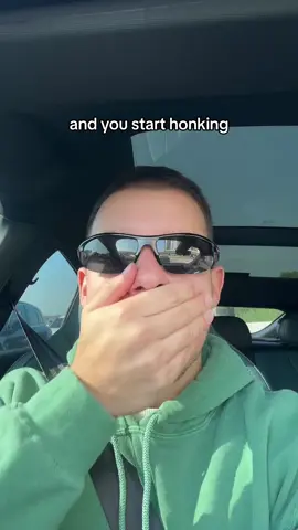 LIKE CAN YOU GIVE ME A SEC? Ty #driving #drivingindubai #dxb #dubai #dubaitraffic #rants 