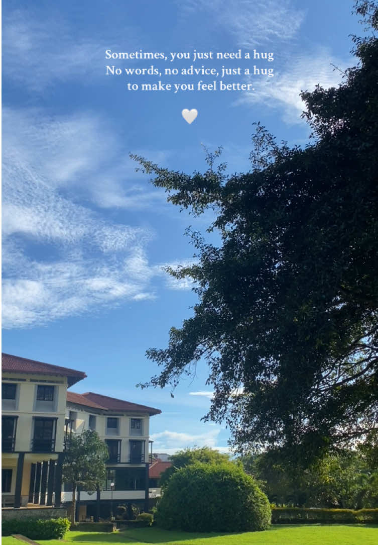 Just a hug 🫂  📍University of Ruhuna @Dhyan Hewage  #sky #uor #universityofruhuna #nature #beautyofruhuna #bluesky #matara #kulundularaliyamal #foryoupage #newsong #fyp #viral 