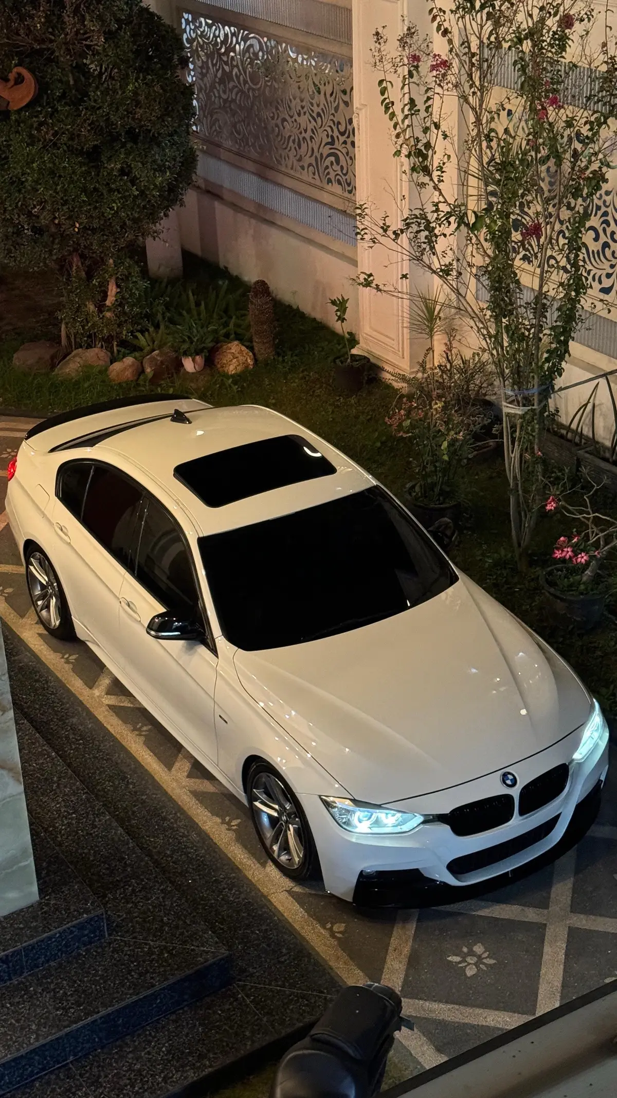 BMW F30 328i 2012 pemakaian 2013 Dokumen lengkap Pajak & plat hidup panjang Sudah tinggal pakai aja Lokasi : Tulungagung WA : 081230916456