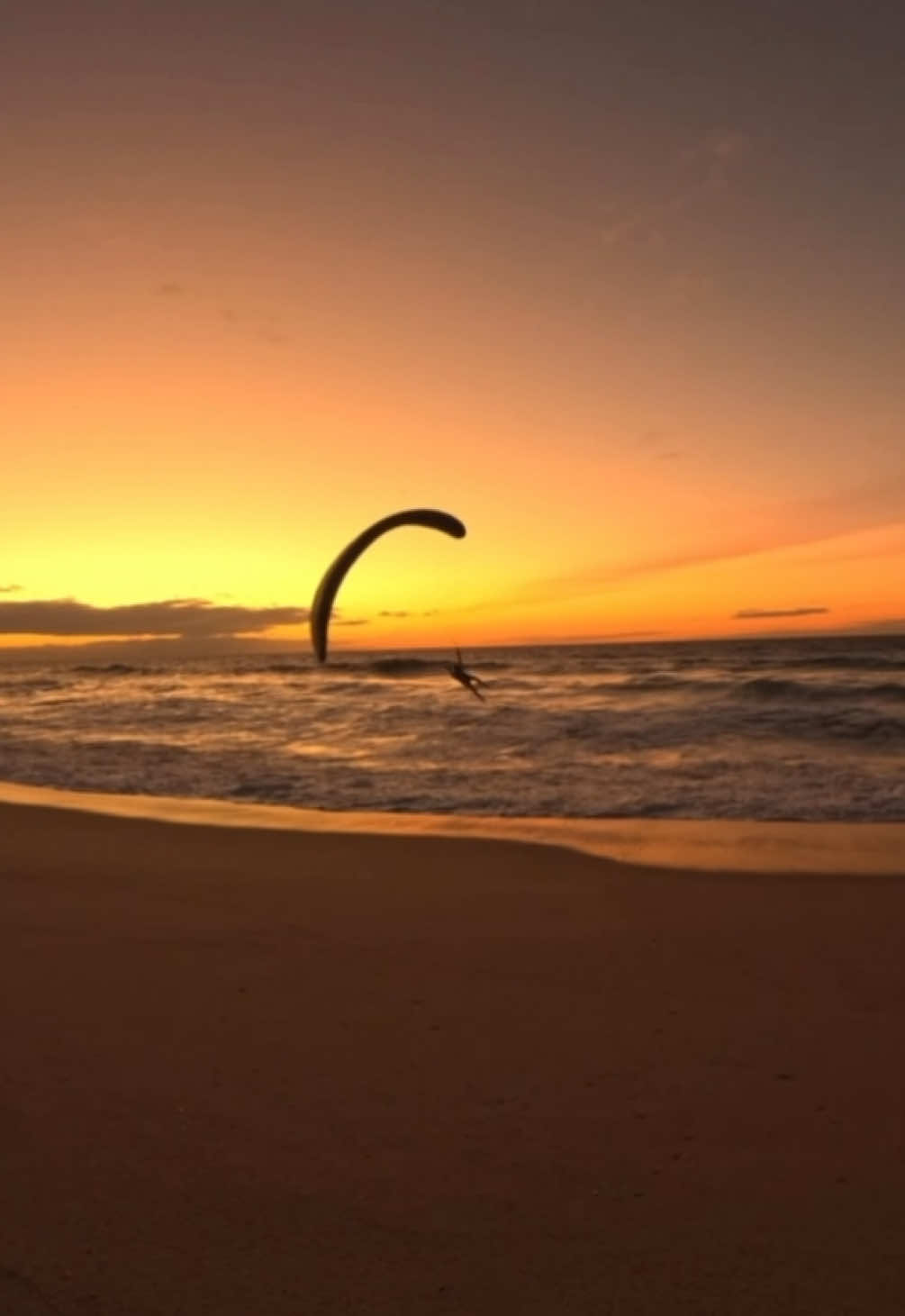 C’est pas trop mal le parapente avec un Ocean à proximité 🏄🏽🔥 #parapente #extremesports #portugal🇵🇹  📽️ @Théo Audebaud 