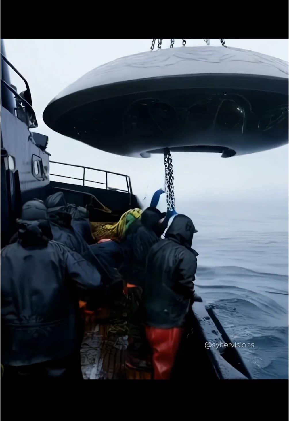 Caught a UFO in the Ocean Depths? #alien #extraterrestrial #uap #Uaps #Ufo #aliens #tiktokviral #fyp #ai #trending #viral #viralvideo #horror #creepytok #extraterrestres #aliensunderwater #ocean #antarctica #bermuda #scary #fyp #sea 