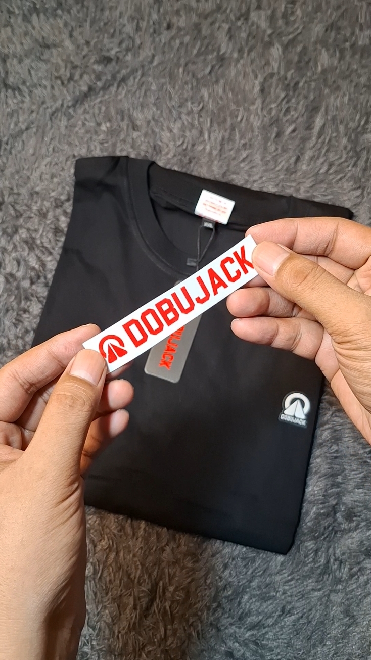 Makin ganteng kalo pake kaos ini.. #dobujack #kaoshitam #kaoskeren #kaoskece #kaospria 