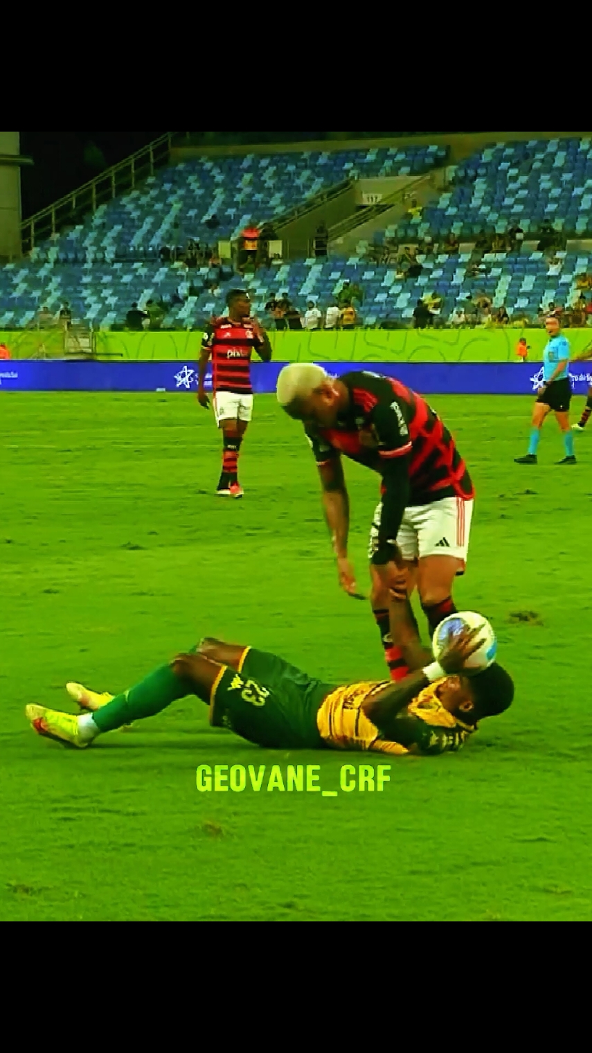 O MELHOR LATERAL DO BRASIL?  #wesley #flamengo #cuiaba  #futebolbrasileiro #brasileirao2024 #edit #geovane__crf 