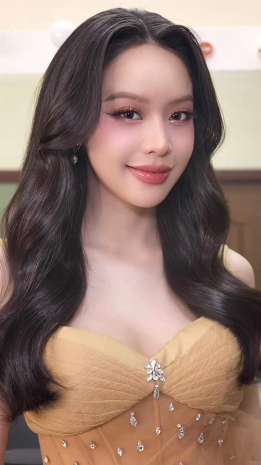 Xinhhhhhh lung linh quá Tít ơi  #huynhthithanhthuy #hoahauthanhthuy #missinternational2024 #thanhtit #thanhthuy #hhvn2022 #hoahauvietnam #missinternational #senvang #senvangentertainment #xhhhhhhhhhhhhhhhhhhhhhhh 