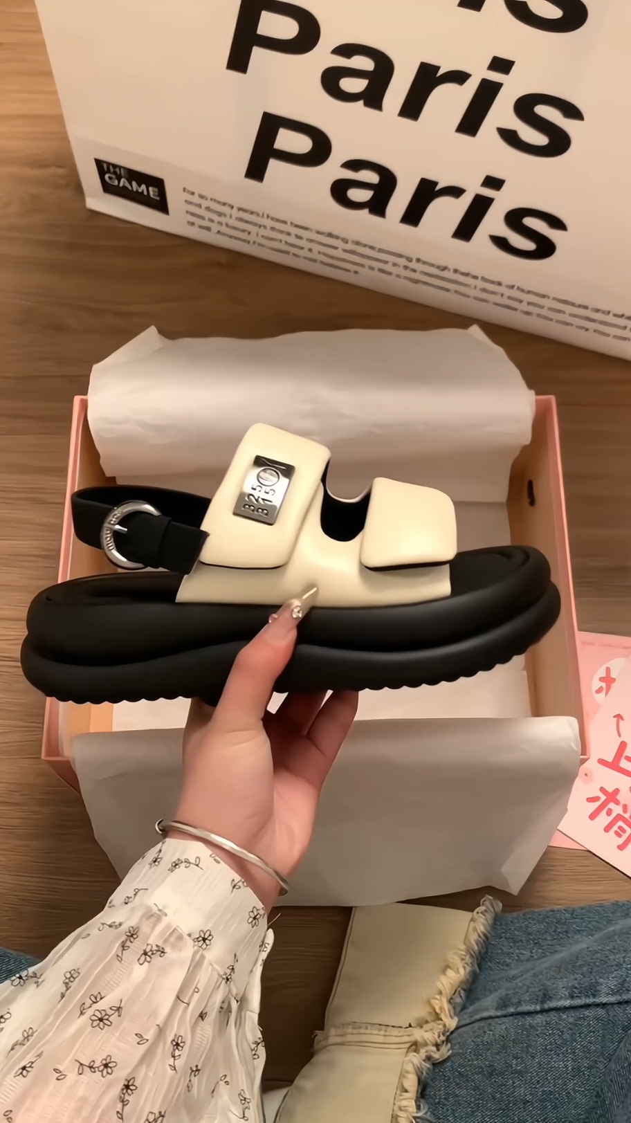 Sandal nữ quái dán hàng QCCC #sandal #sandalnu #giaysandal #sandalxinh #xuhuong #thinhhanh #muataitiktok #huynhnhu15072001 