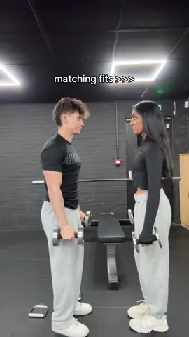 this wasn’t intentional @sandhya also last couple of hours before the @Gymshark black friday sale goes live today!! at 4pm GMT you can save up to 70% off everything + use code CRISP10 for an additional 10% off AD  4pm GMT (8am PST & 11am EST) !!! 