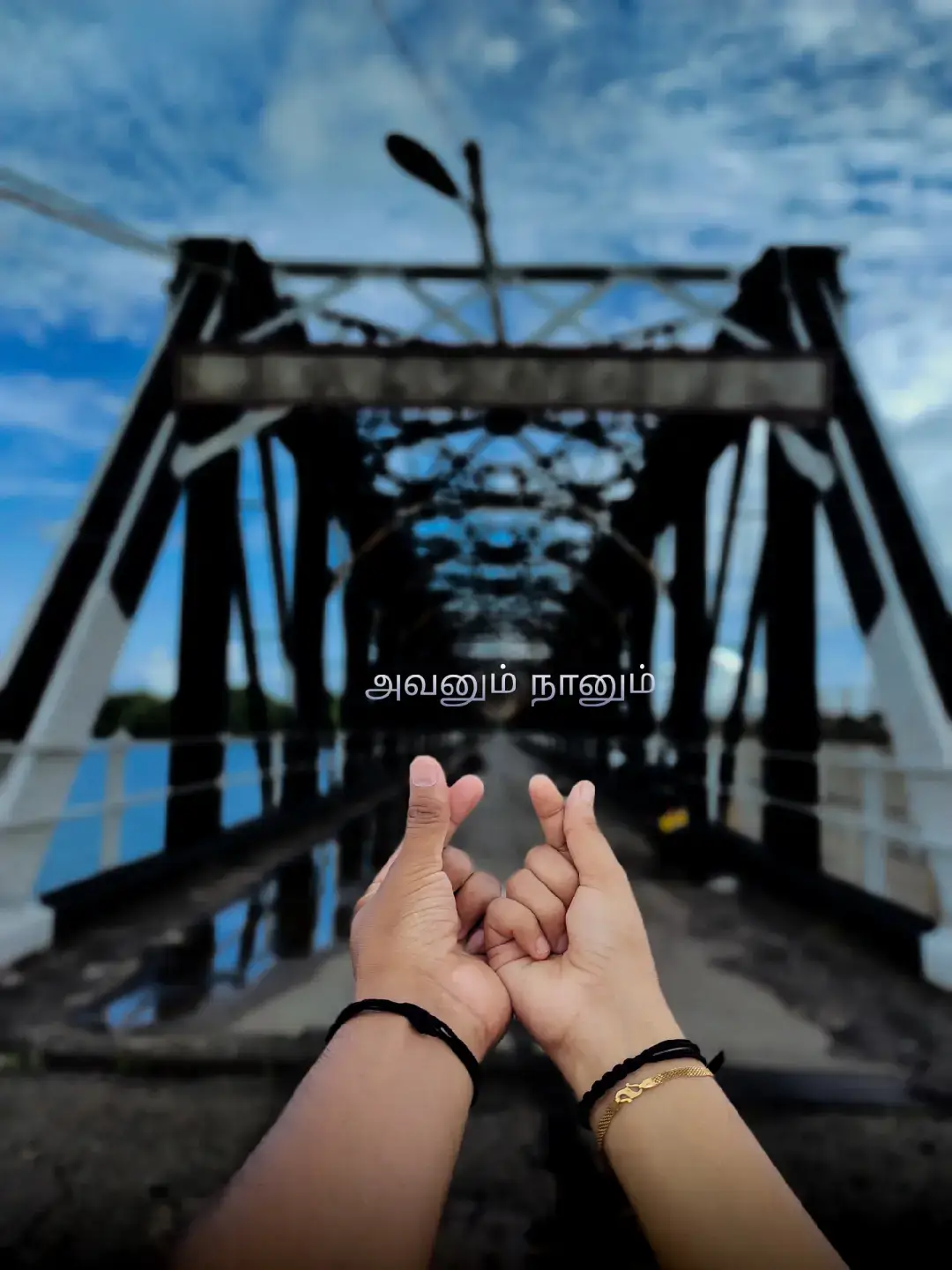 foodie Couple....  உனக்கு எதெல்லாம் புடிக்கும் ஒரு லிஸ்ட்டு போட்டு சொல்லடி நான் அதெல்லாம் வாங்கி உனக்கு தருவேன் கண்மணி.....  டெய்லி வீட்டுல சமையல் செய்ய வேணாம்டி கிட்சன் இல்லாம வீடு கட்ட நான் ரெடி..... #mr_mst #thulaksh_ashu #thuraiyoor #thuraineelavanai #trending @𝐌𝐫 𝐌𝐬𝐓 ✨🍒 @🇲 🇷 ༃ 🇲 🇸 🇹 🇱🇰 