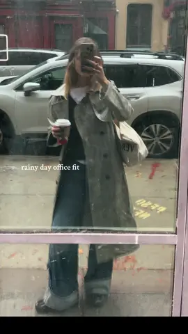 this trench deserves more love #rainyday #officeoutfit #trenchcoat #fitchecks 