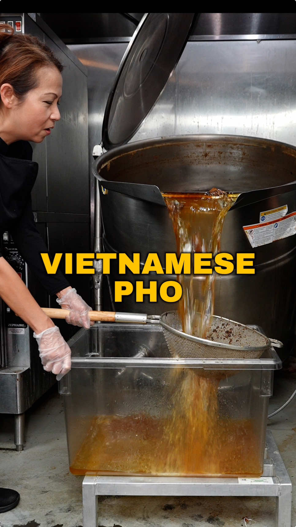 How to make authentic Vietnamese Pho 🍲  #VietMom #VietChef #Viet #Pho