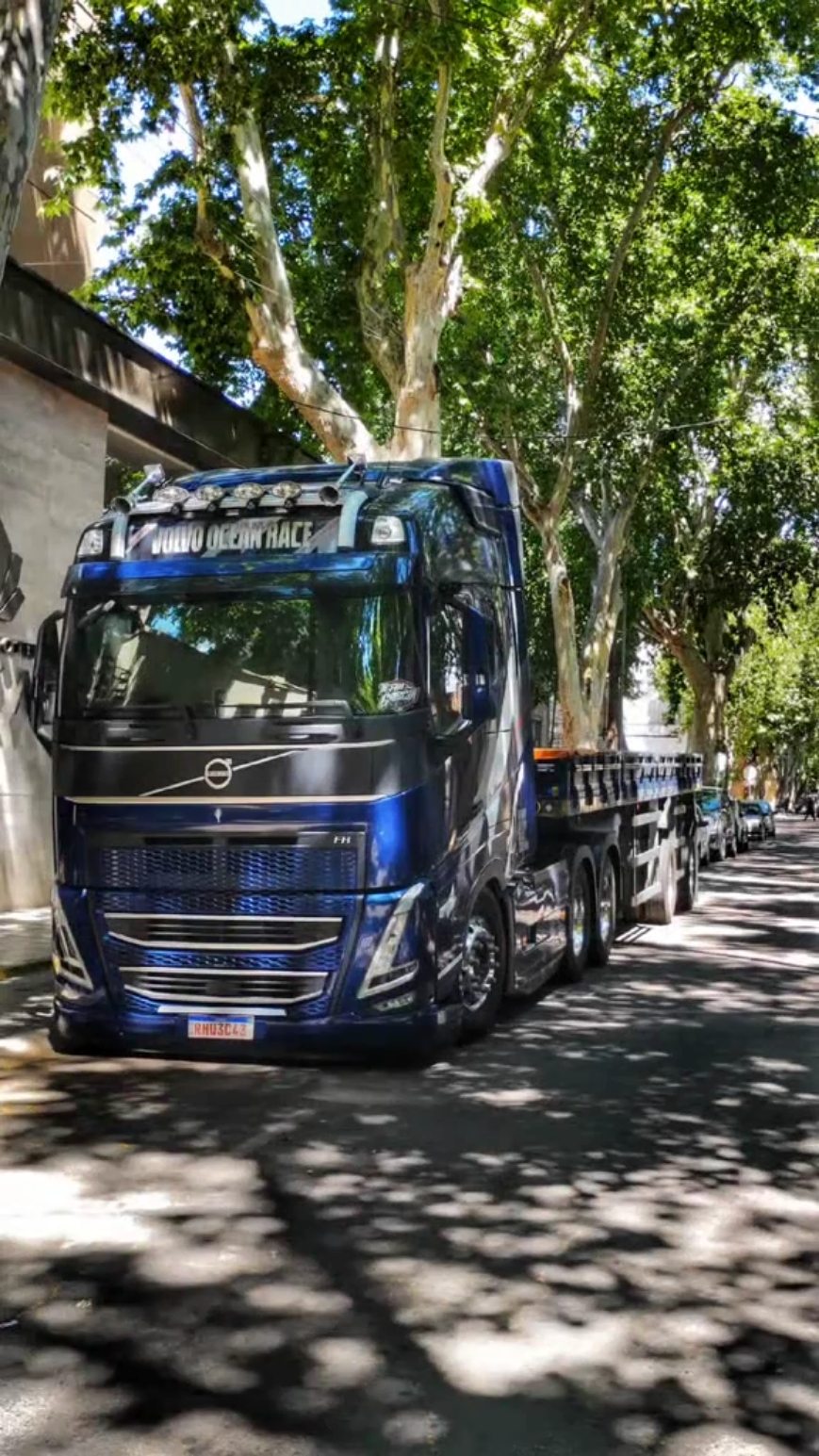 Bruno García en el hotel dakar mendoza🚛🇧🇷#brunogarcia #hotel #brunogarciayt #volvo #mendoza #camionesargentinos #camionesconestilo 