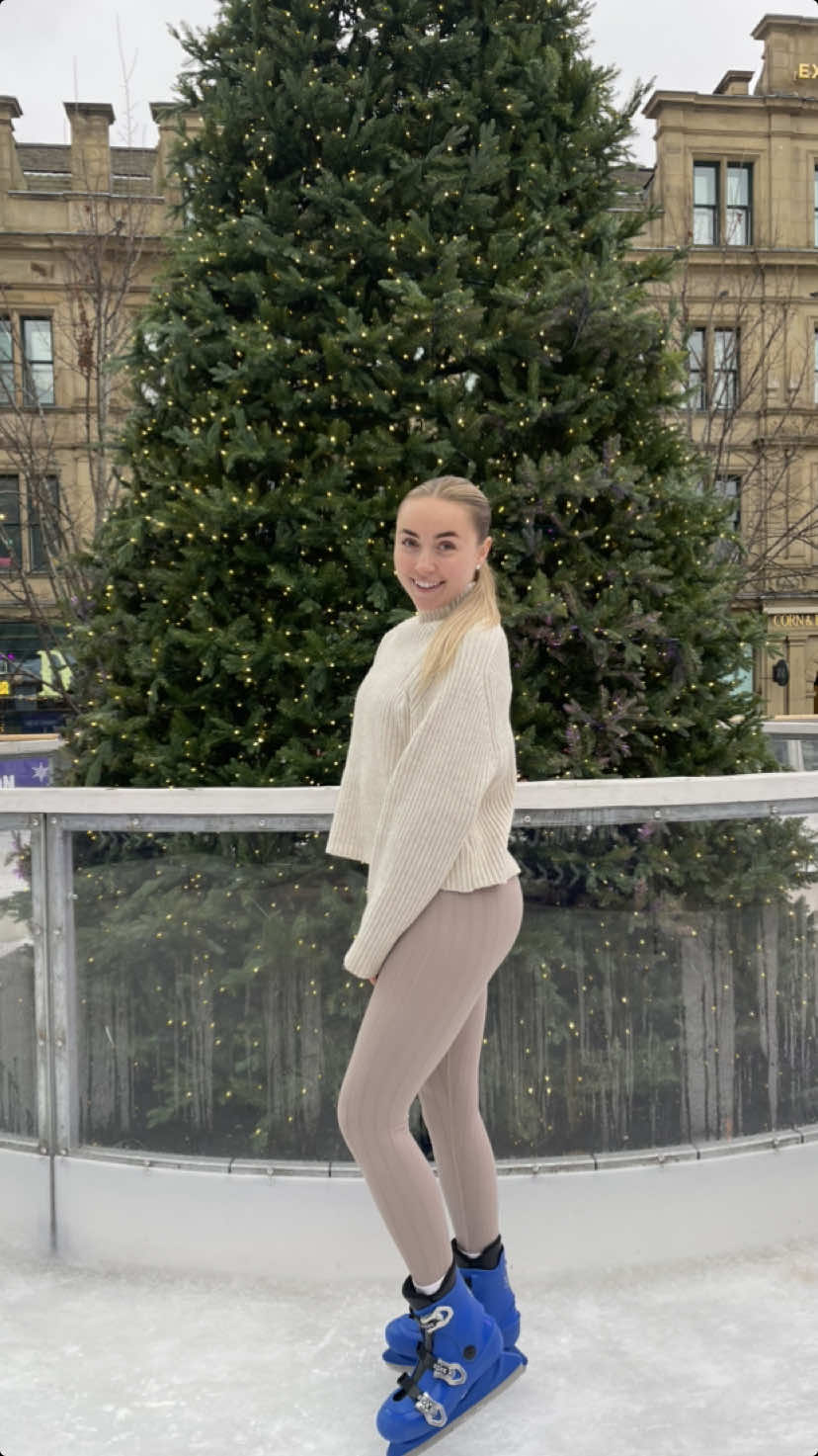 If you’re thinking of going ice skating, don’t 💀 #IceSkating #christmasmarket #fail 