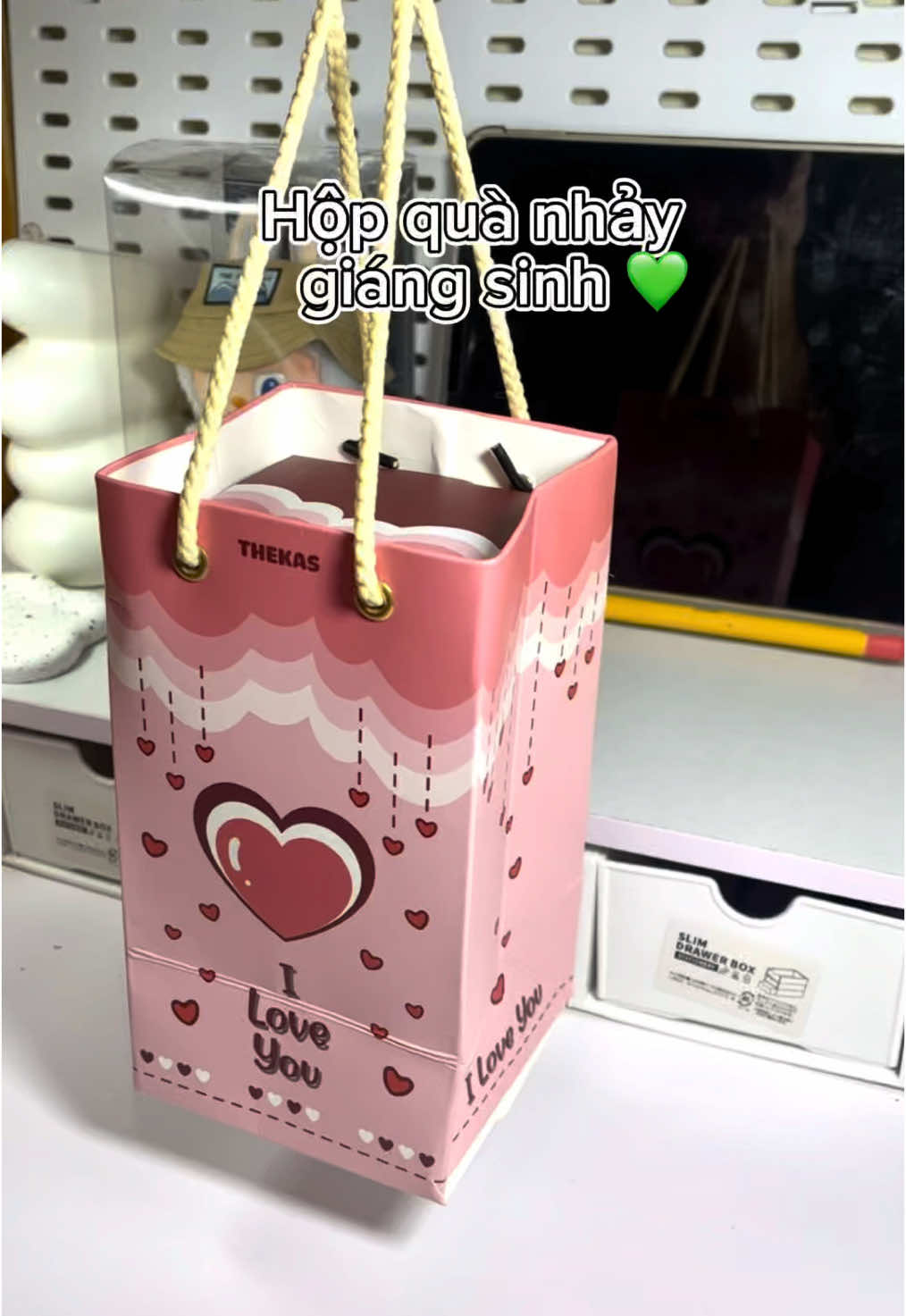 Hộp quà giáng sinh mà ai cũng muốn có 🥰 #noel #giangsinh2024 #hopqua #hopquabatnhay #xuhuong #fyp #tinhyeu #Love