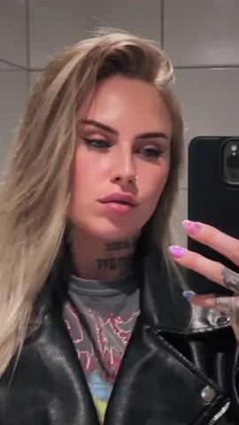 🙅🏼‍♀️ 