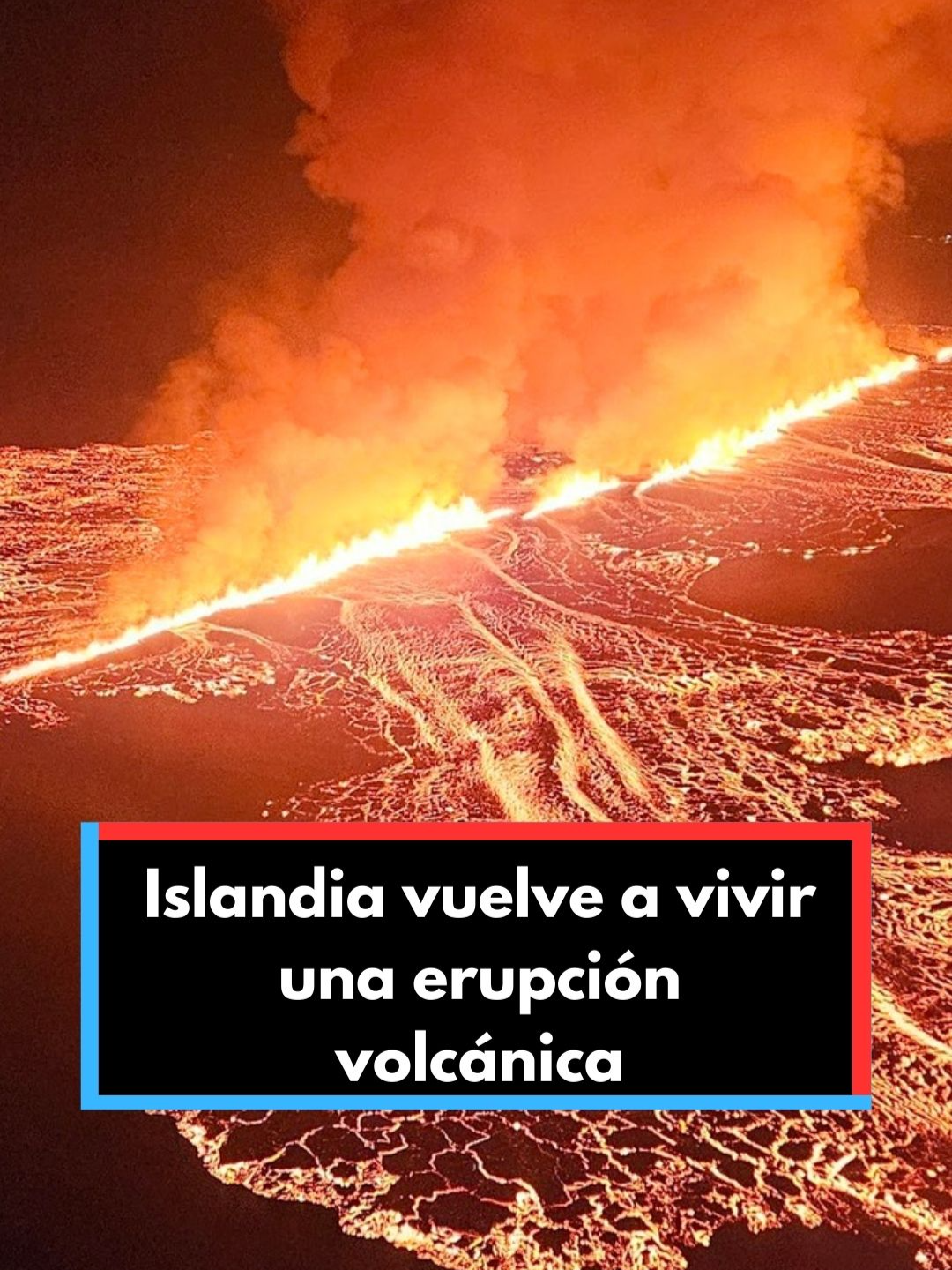 🔸Islandia vuelve a vivir una erupción volcánica. Es nuevamente en el extremo suroeste de la isla y ha obligado a evacuar la localidad de Grindavik y la zona turística de la Laguna Azul🔸 Afecta a la península de Reykjanes, una zona que había permanecido inactiva durante casi 800 años hasta  principios de 2020, cuando comenzó una intensa actividad sísmica y el magma comenzó a emerger en 2021 #islandia #volcan #lava #erupción #grindavik #news #envivo #noticias