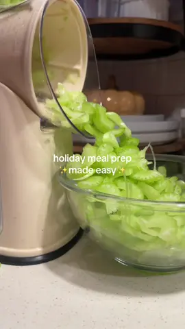 i love this thing, i got this giant ass stalk of celery for like $2 😭 #mealprep #dinner #DinnerIdeas #cookwithme #cooking #mealplanning #holidayvibes #holidaycountdown #tiktokshopblackfriday