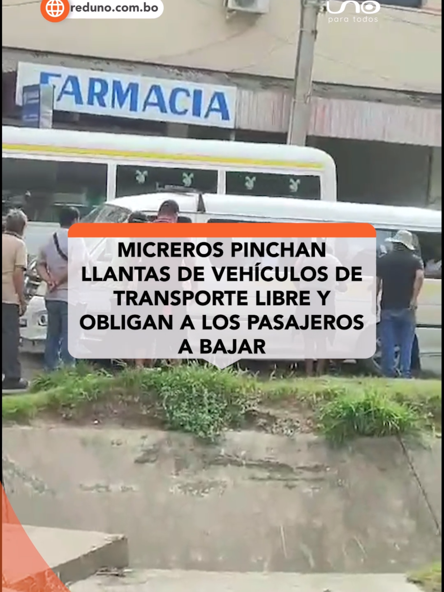 #NotivisiónSCZ I En distintas zonas de la capital cruceña, choferes y conductores denunciaron que sus vehículos fueron pintados y hasta vandalizados, con llantas pinchadas como parte de las represalias de los manifestantes.  ▶️ Más información en: www.reduno.com.bo  #RedUno #RedUnoDigital #Notivisión #tendencia #santacruz