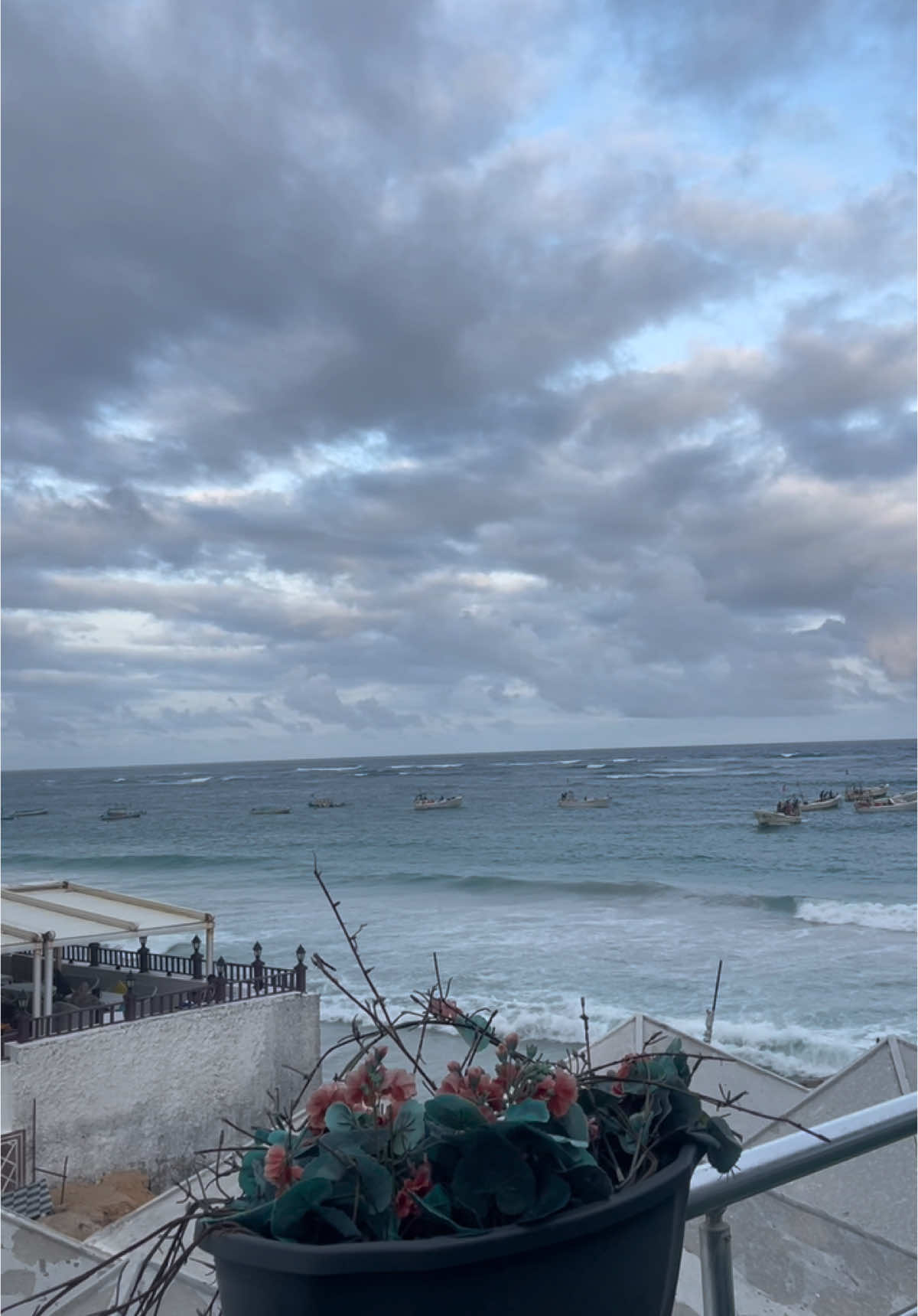 Pearl beach xeebta liido  #somalitiktok #fypシ゚viraltiktok #somalitiktok2021 #mogadishu #quruxdasomalia🇸🇴 #viral_video #viral_video_tiktok_treding🤣🤣🤣 #mogafyp #daarusalaam 