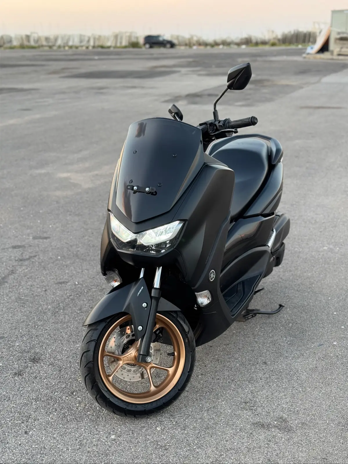 Nmax 2023 Full abs  Keyless Odo:3900km For more info :71492833