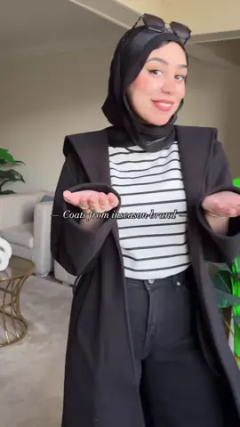 الكوت بالوانه التحفة✨ تقدري تعمليله استايلنج بطرق كتير اوي وتعملي عليه كذا طقم👌🏻❤️ الحقوا اطلبوه بسرعة لأن الكمية قربت تخلص⚠️ تقدروا تطلبوه من خلال الويب السايت هتلاقوا اللينك في الBio🛒 او  من خلال رسائل الصفحة💌 Thank you for choosing Inseason🤍