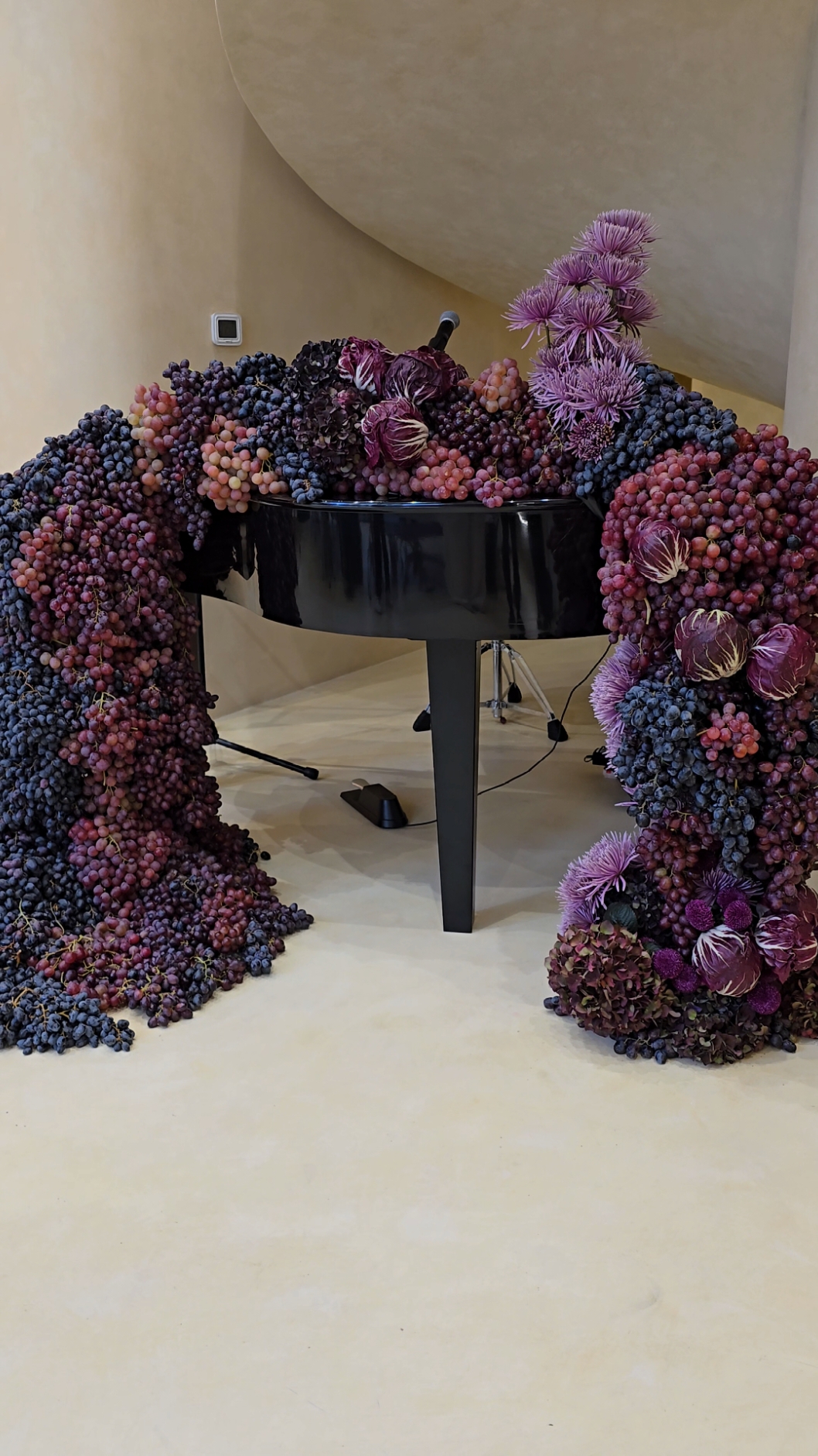 Grapes and flowers intertwine. #flower #florist #floristsoftiktok  #dubaiflorist 