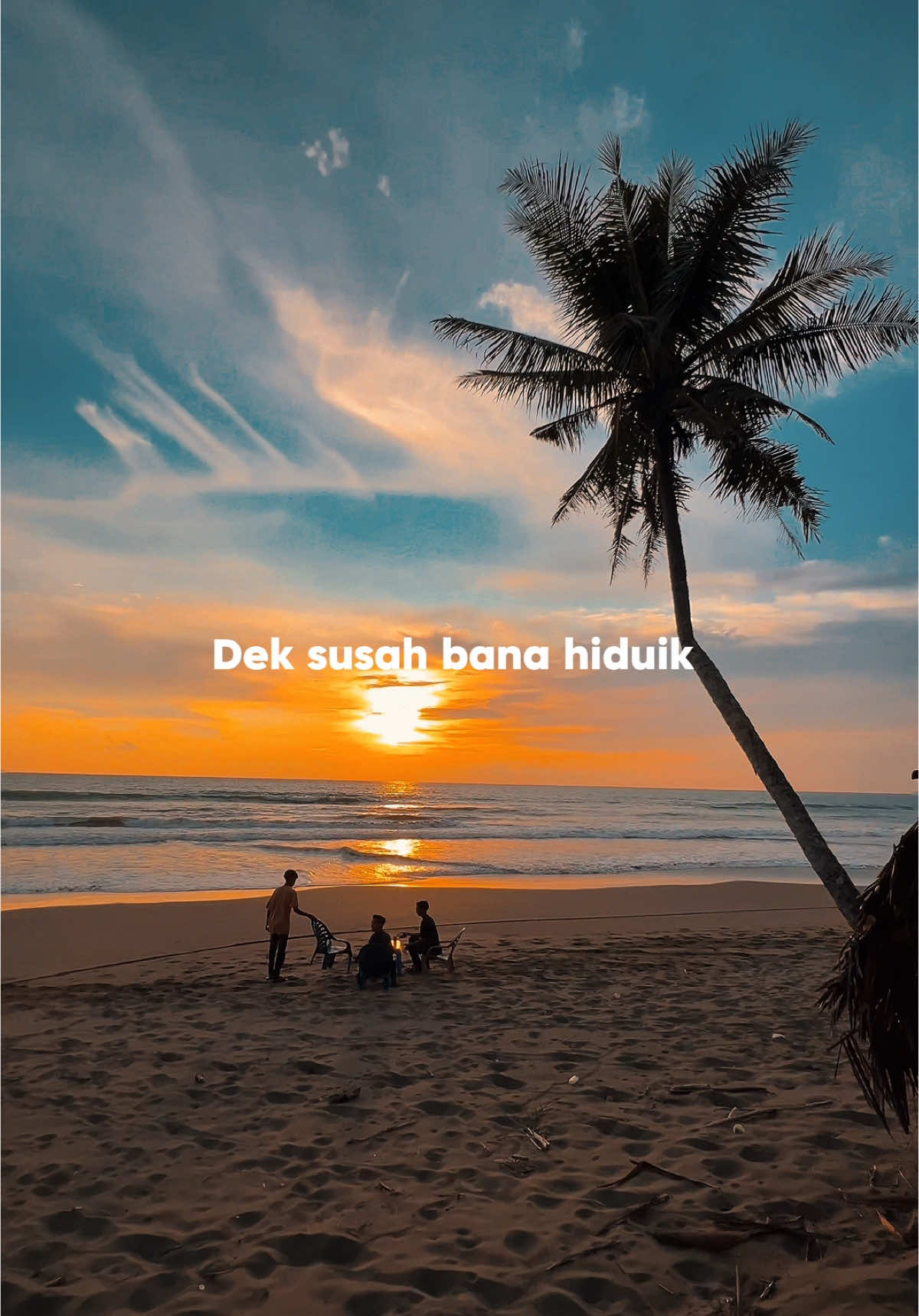 #CapCut dek susah bana hiduik di kampuang #lirikmusik #liriklagu #storytime #minangtiktok #story 