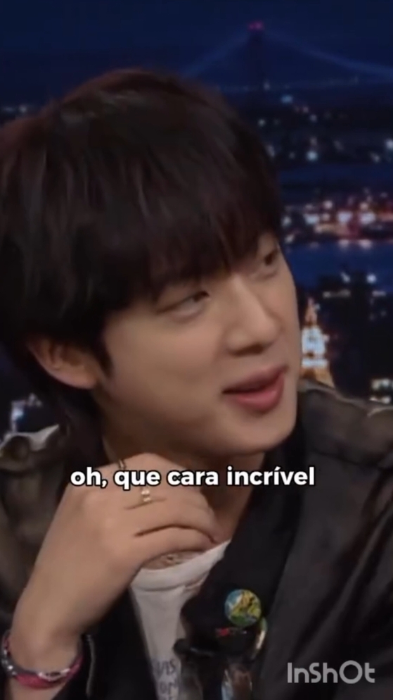 Jin como sempre nada modesto kkkk. #jinhappy #jin #jinjin #espera2025 #btsparasempre #btsparasempre #bts #taniamuros_bts #btsforever 