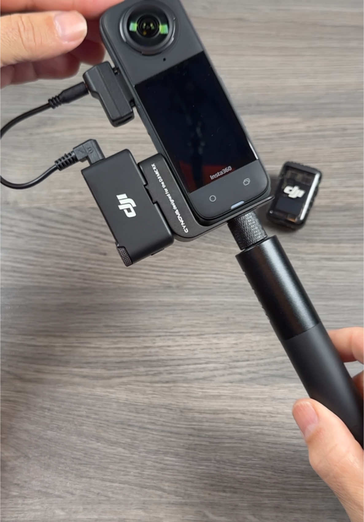 Invisible wireless audio with your Insta360 X4 and DJI wireless mic 2. Receiver remains in stitch line and invisible. #dji #insta360 