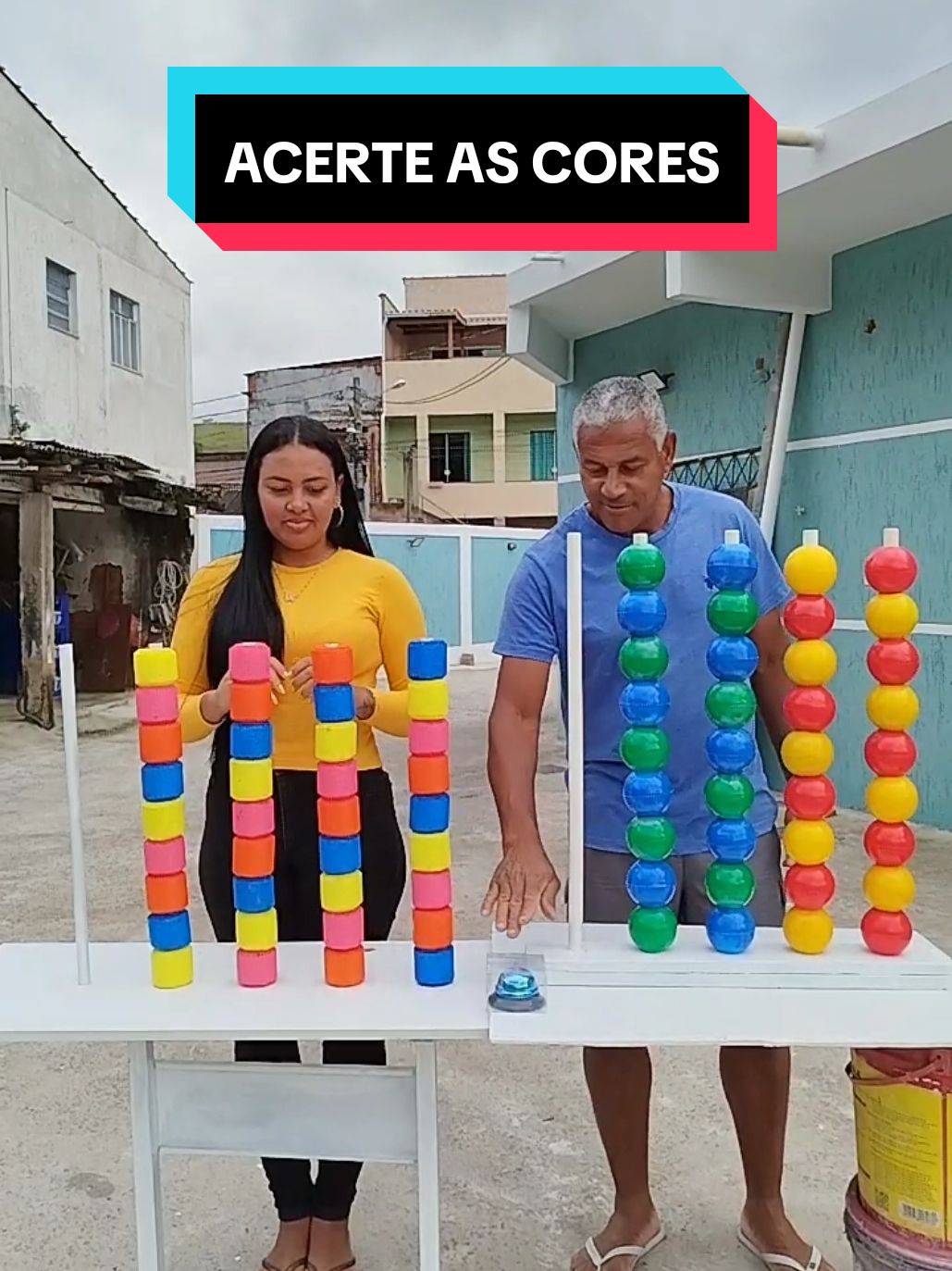 Desafio em dupla das bolinhas, acerte as cores  #jogosemcasa #desafiotiktok #bolinhas #brincadeira #cores  #paiefilha