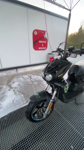 Neuffff le p’tit stunt 🛵 #stunt #fypシ #50cc #tendance #pourtoi #stuntmbk #rapfrancais #foryoupage #trends #2temps #fyp #slider #trend #booster #evo #jul 
