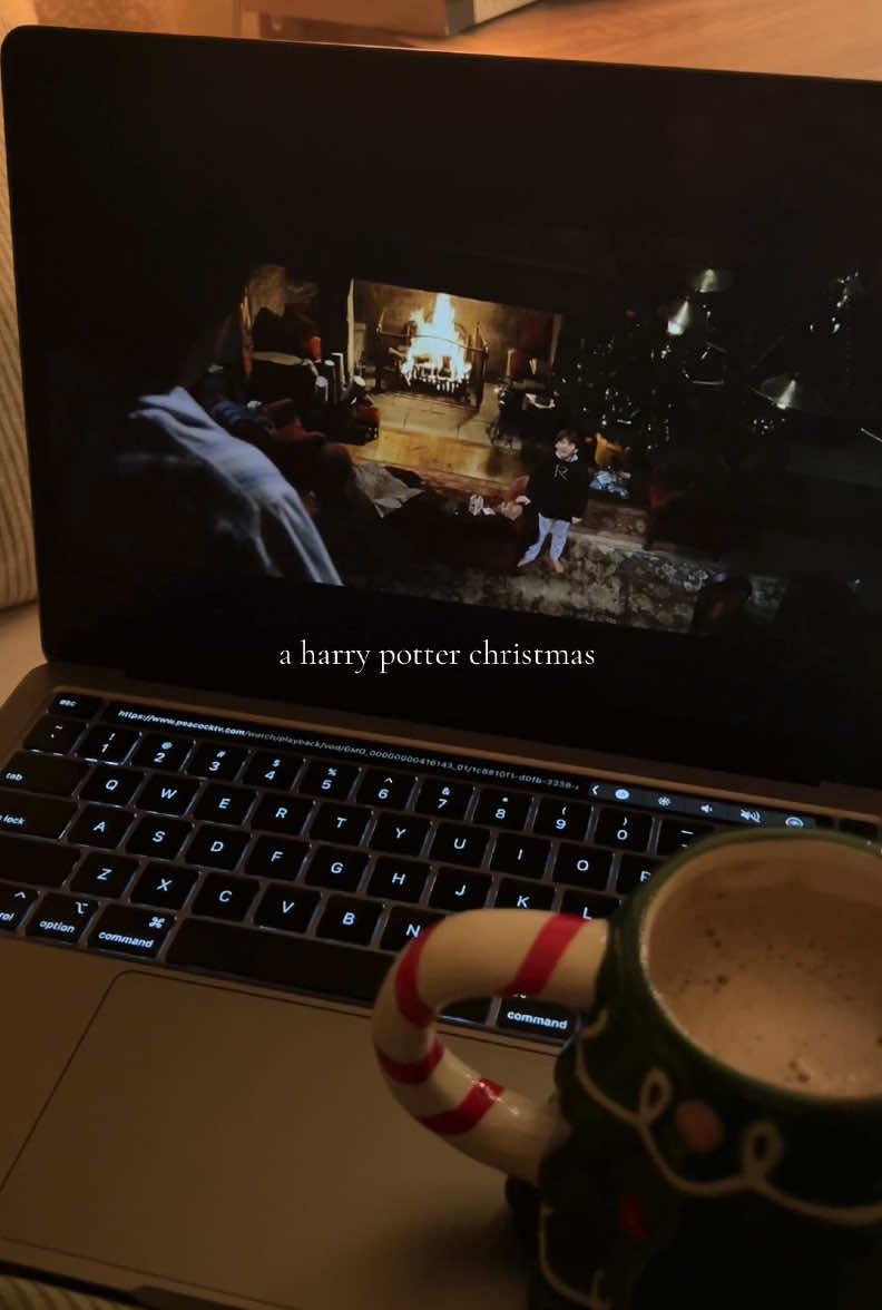 harry potter christmas it’s actually my first time watching the movies!! @sara🌟 for the inspo 🫶 #harrypotter #harrypottertok #christmas #harrypotteraesthetic #harrypotterchristmas #cozy #Vlog 