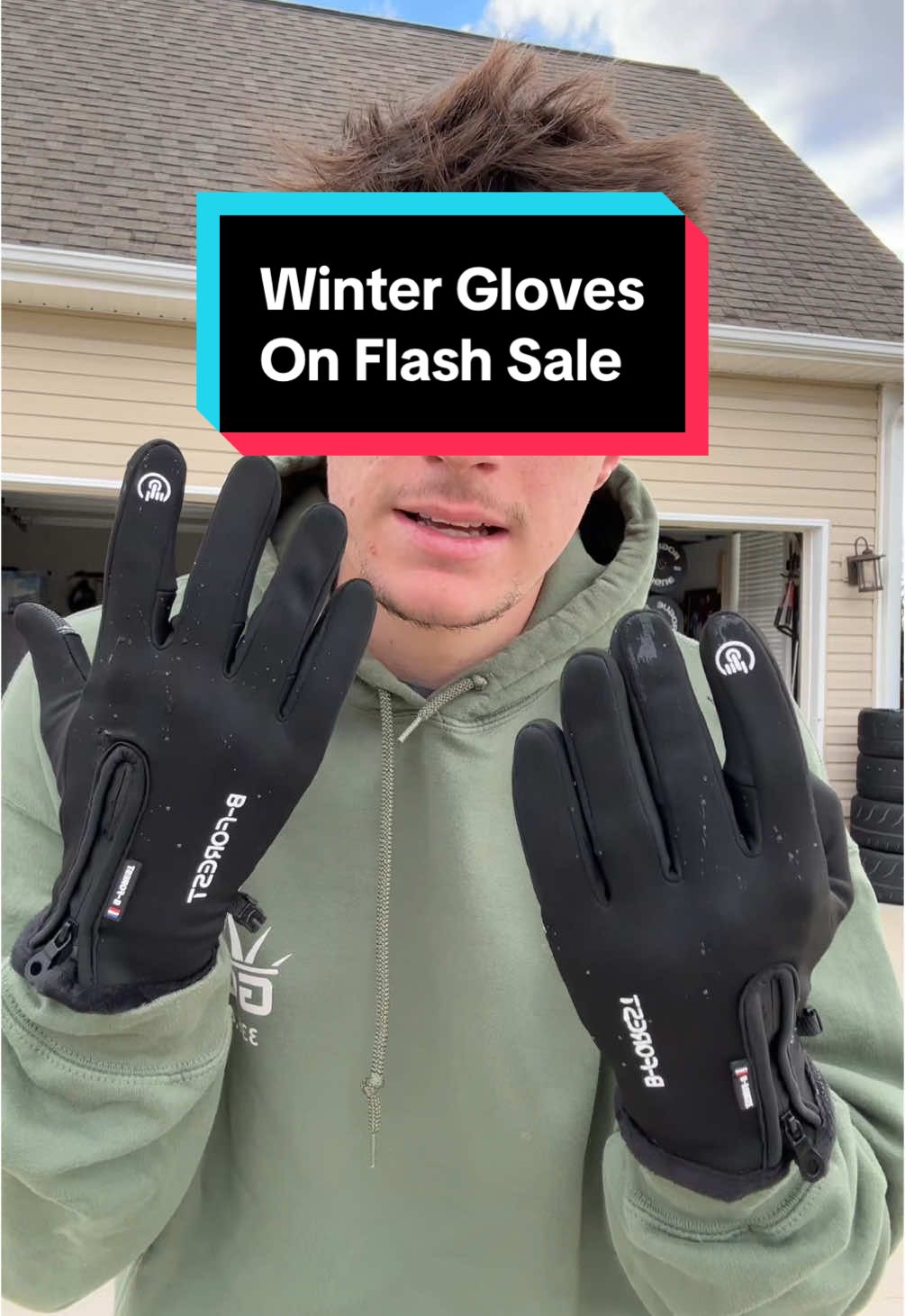 These gloves are amazing since its getting cold outside #gloves #cold #waterproof #bluecollar #tiktokmademebuyit #bluecollarboys #wintergloves #gloveschallenge 