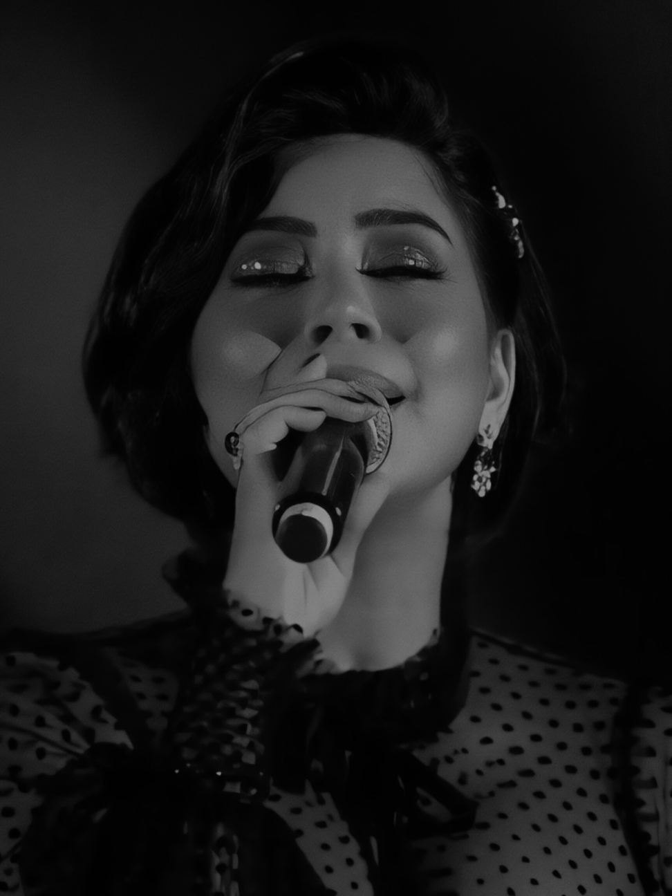 والليالي سنين طويلة، سبتها لي 🖤... ⸑⸐⸑⸑⸐⸑⸐⸑⸑⸑⸑ Artists: #sherine Song: #aala_bali #soukoutt #explore #status  مغنية: #شيرين #ملكة_المشاعر اغنية : #على_بالي #سكوت #اكسبلور #حالات_واتس 