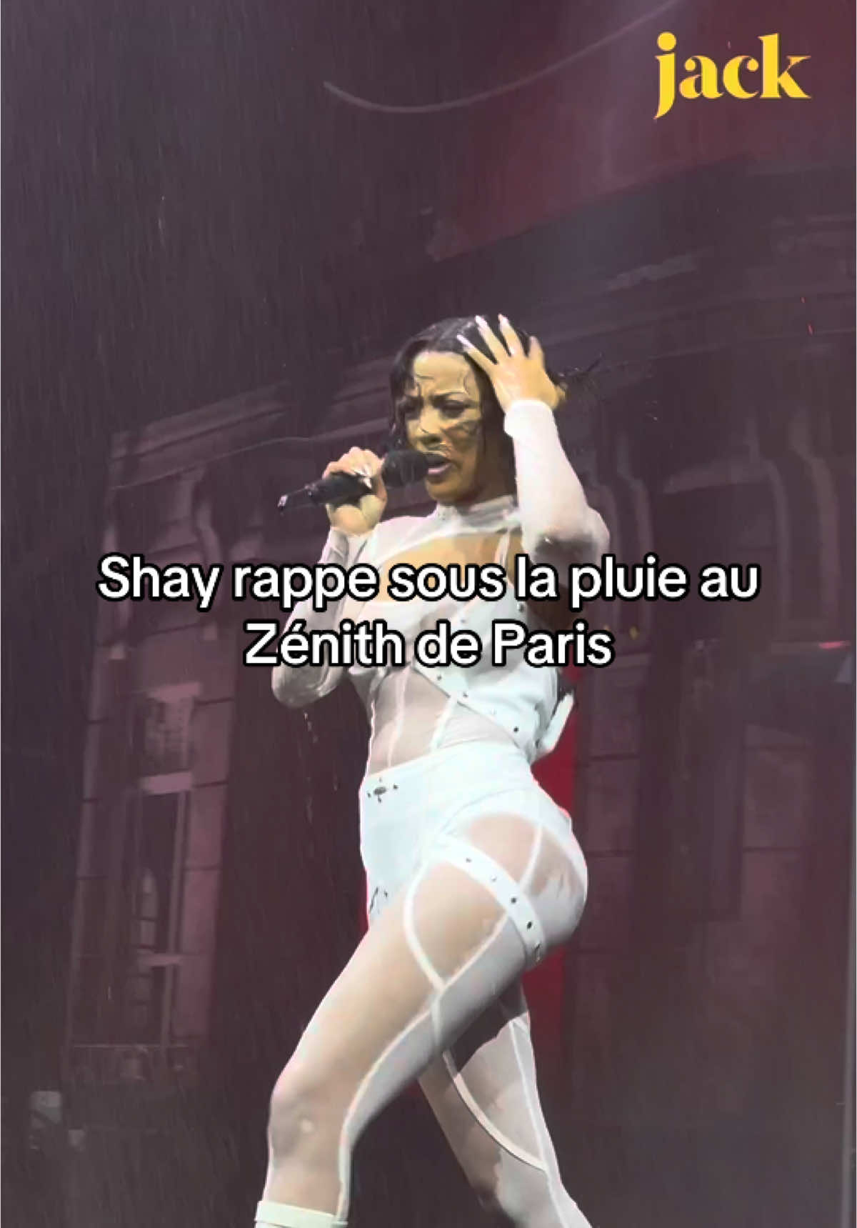 Shay qui ramène la pluie de Bruxelles au Zénith de Paris ☔️ #shay #shayizi #pourvuquilpleuve #commando #rap 