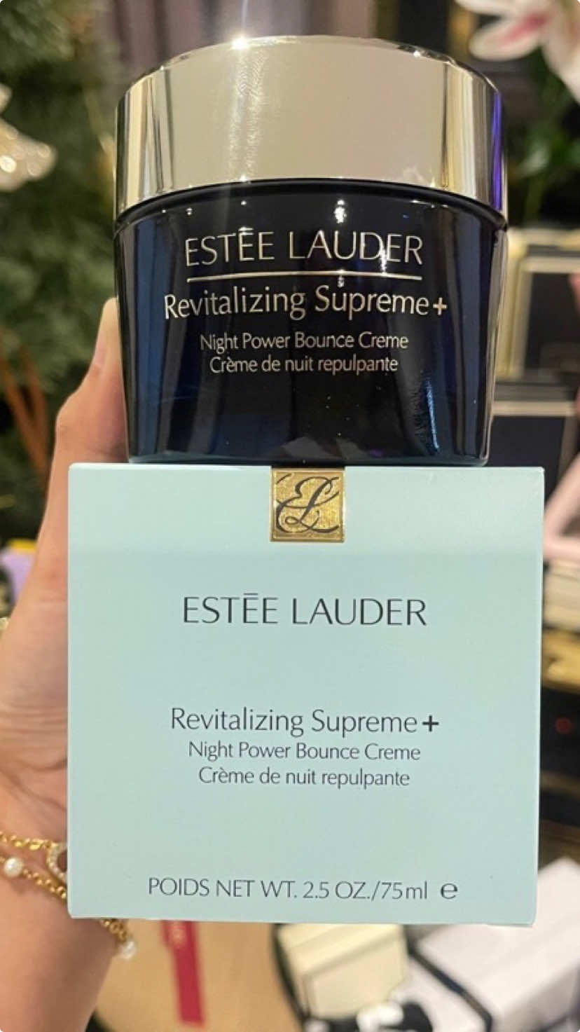 @Estée Lauder  The Estée Lauder Revitalizing Supreme+ Night Creme is a rich, restorative formula that hydrates, firms, and smooths skin overnight. Infused with Moringa Extract, it enhances radiance and reduces fine lines, leaving your skin refreshed and rejuvenated by morning. #esteelauder #esteepartner #esteelaudermantra #skincare #skincareroutine #skingoals #nightskincareroutine #viralvideo #viral  