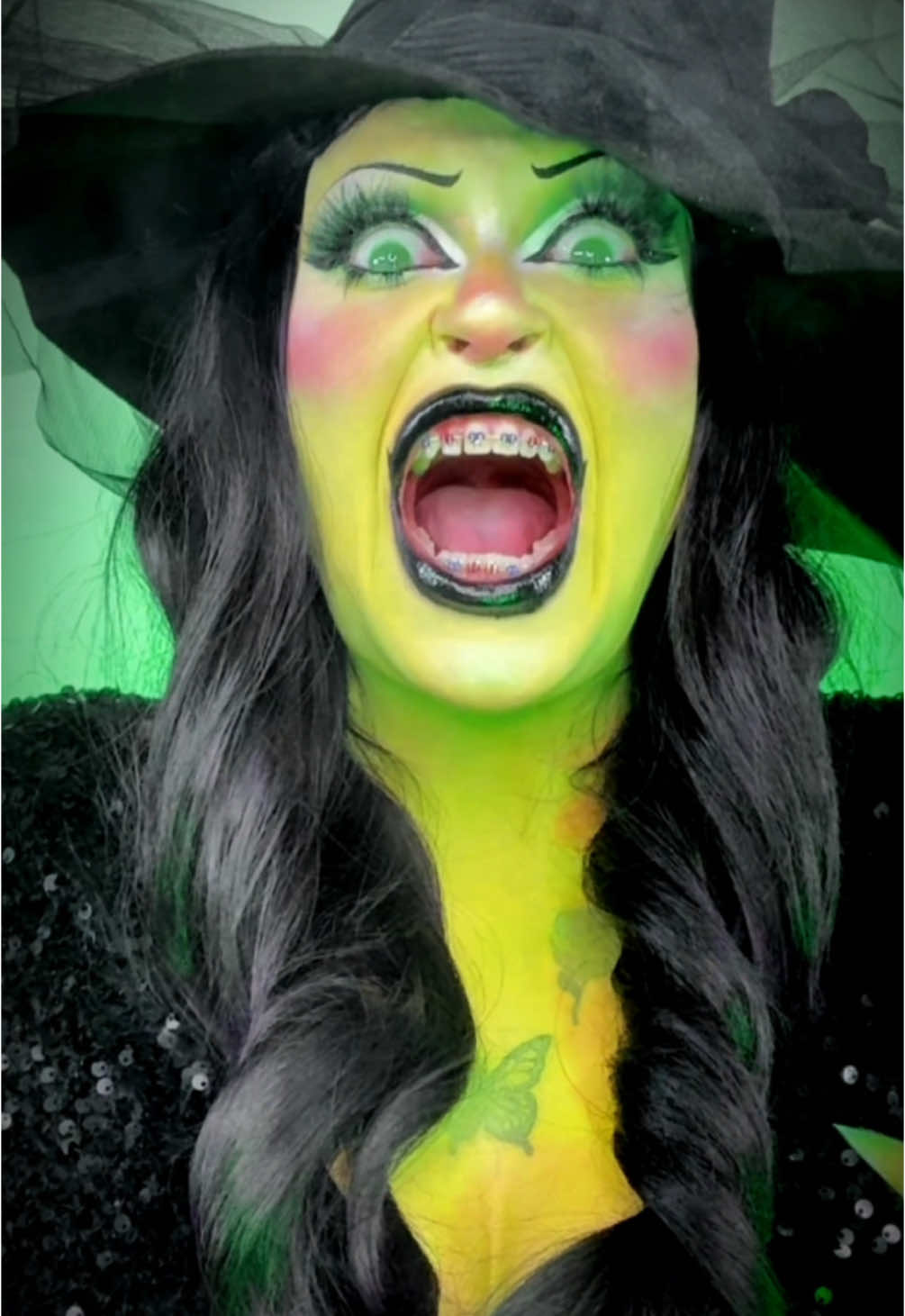 Wicked Witch of the West 👠🌪️🧺🪄 #wizardofoz #wicked #makeuptutorial #fyp #elphaba #witchmakeup #wickedwitchofthewest #halloweenmakeup #witch #makeupamurder 