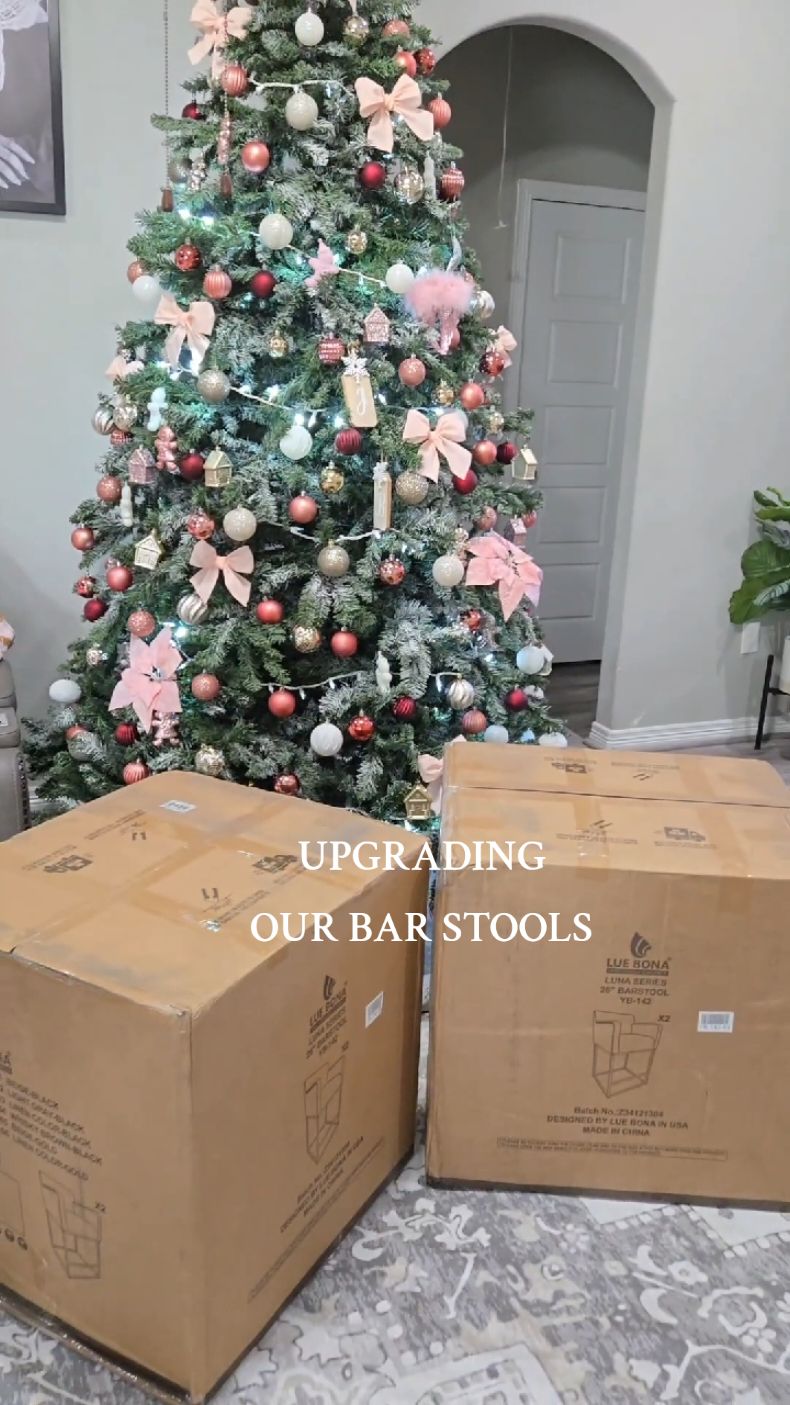 so blessed to have these opportunities! 🩷🎄 . . #barstools #kitchen #homeupgrades #decor #Home #holidaycheer #pr #microinfluencer #influencer #prmail #homedecortiktok #casa #decoraciondeinteriores #livingroom #christmas #pinkmas #buildfurniture #furniture #island #dinningroom #xmas 