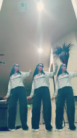Felt like dancing to this viral song🤗😀 Since my one week holiday is around the corner 🙌🙌🙌🙌🙌 Thanks to @Alonso Sinay for the inspo 