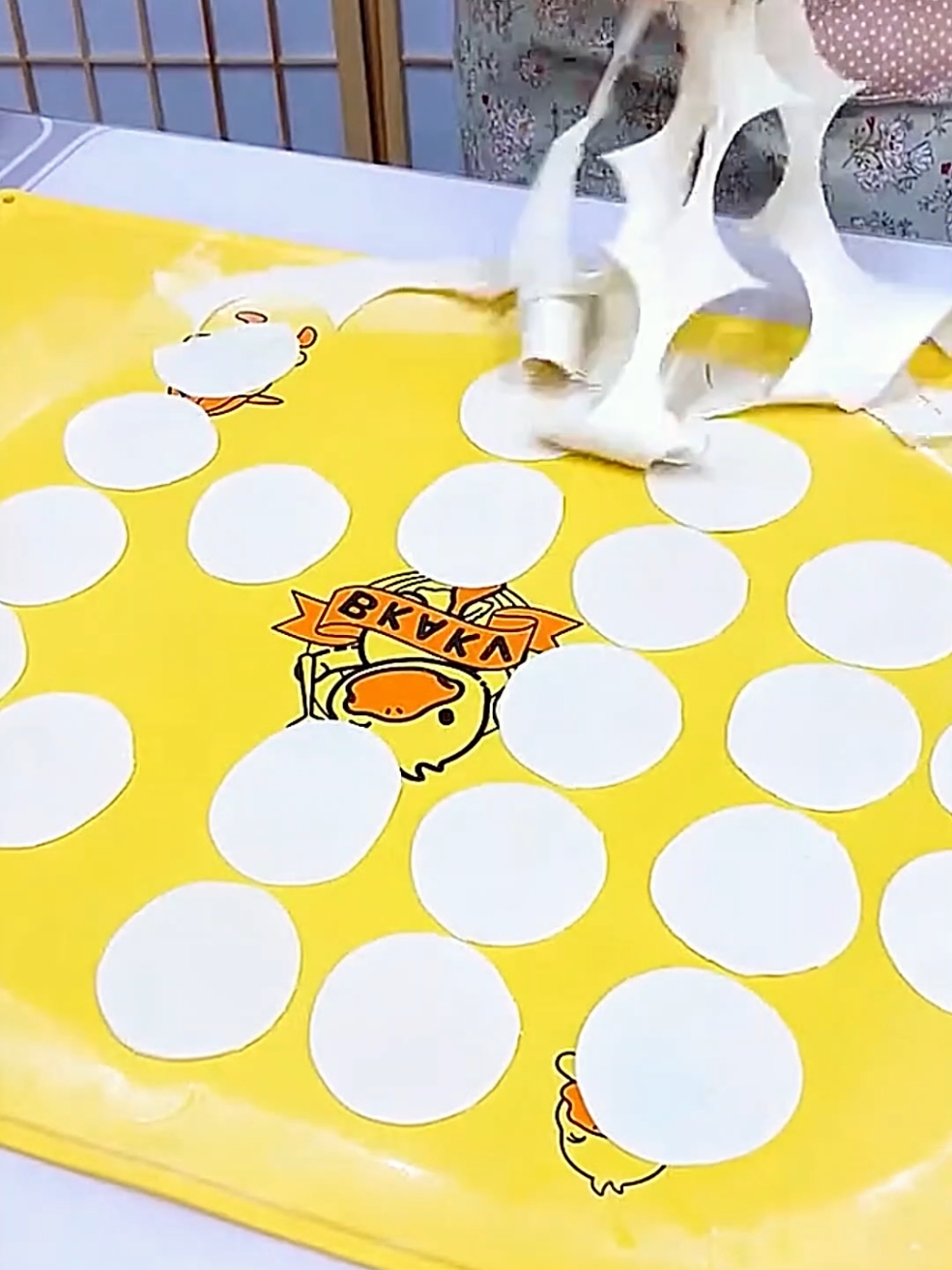 This dumpling skin cutter is quick and easy to use, making perfectly even cuts  #cutdumplingwrappers  #dumplingwrappers #fyp #foryou #tiktok  #goodthing #homehacks #householdgoods #householditems #goodstuff #kitchenware 