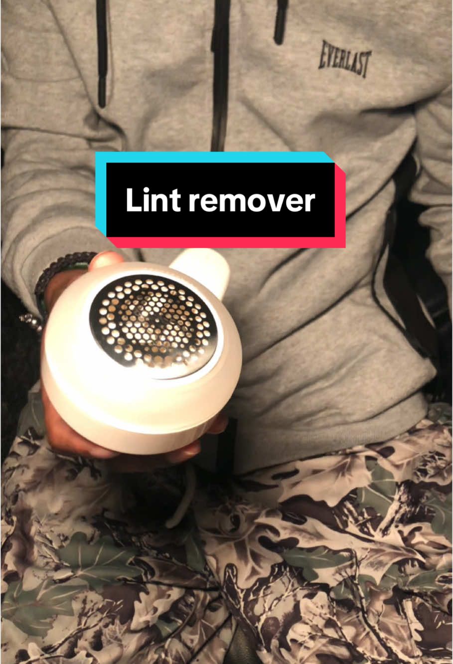 Lint remover #lintremover #lint #clothes #tiktokshop #tiktokmademebuyit #blackfridaysale 