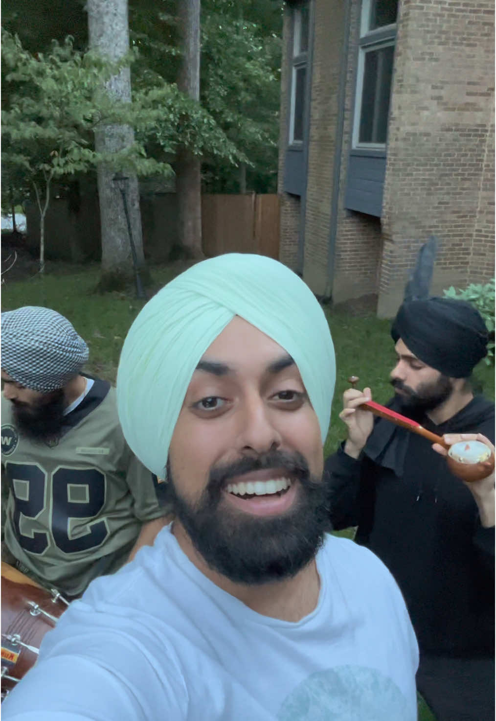 Good morning 🍍 (this was recorded at 6:30 pm) @Dilbagh Nagi @turbanmagic @Aman100oktenkyou #fypシ゚viral #trending #punjabimusic #punjabitiktok #browntiktok #goodmorning 