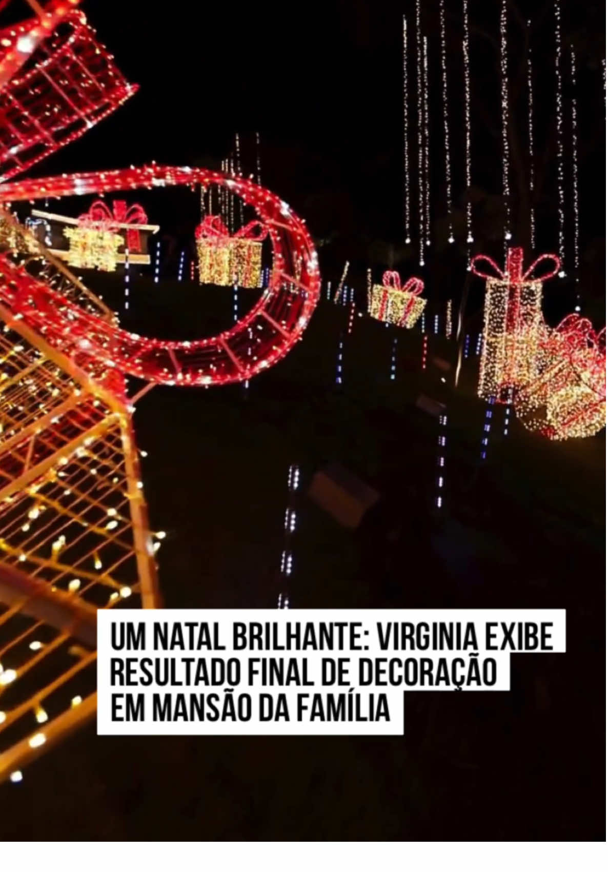 🎄 Com vídeo #profissional e imagens de drone, #VirgíniaFonseca compartilhou com o público a decoração de #Natal luxuosa que decidiu montar na mansão da família. A empresária reuniu os filhos, Maria Alice, Maria Flor e José Leonardo, o marido, #ZéFelipe, a mãe, Margareth Serrão, e a sogra, Poliana Rocha, para a inauguração dos espaços, que ocorreu na noite desta quinta-feira (21/11). Na legenda, a apresentadora escreveu: “Então é #Natal!  Nossa #família já está preparada para comemorar esta data tão especial que é o nascimento de #Jesus!!! Este ano o Natal vai ser na nossa casa e estamos muito felizes e empolgados com isso, que Deus abençoe. Toda honra e glória a Deus, 2024 É NOSSO.” Os seguidores ficaram surpresos com tantos elementos: luzes, árvores com decoração dourada, presentes gigantes, “neve” e atores vestidos como os personagens típicos da celebração.  O que acharam? #TikTokNotícias