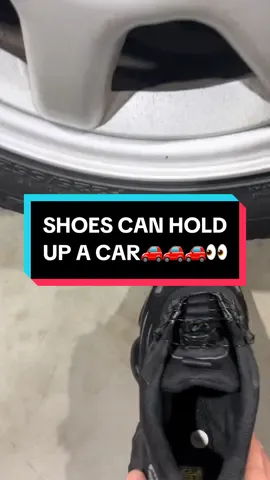 These are literally indestructible #bluecollar #work #shoesformen #kevlar #mensshoes #safetyshoes #sale #tiktokmademebuyit #tiktokshopblackfriday #tiktokshopcybermonday 